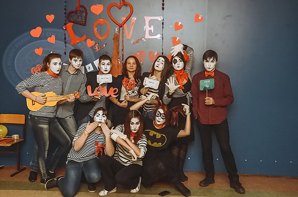 Студенты НГПУ отпраздновали день святого Валентина