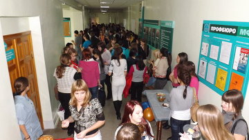 Новосибирские студенты устроили пир для гостей педагогического вуза