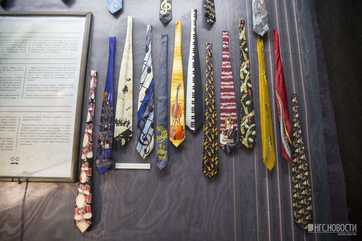 Посетителям выставки мужских увлечений показали разные виды боевых ножей (фото)
