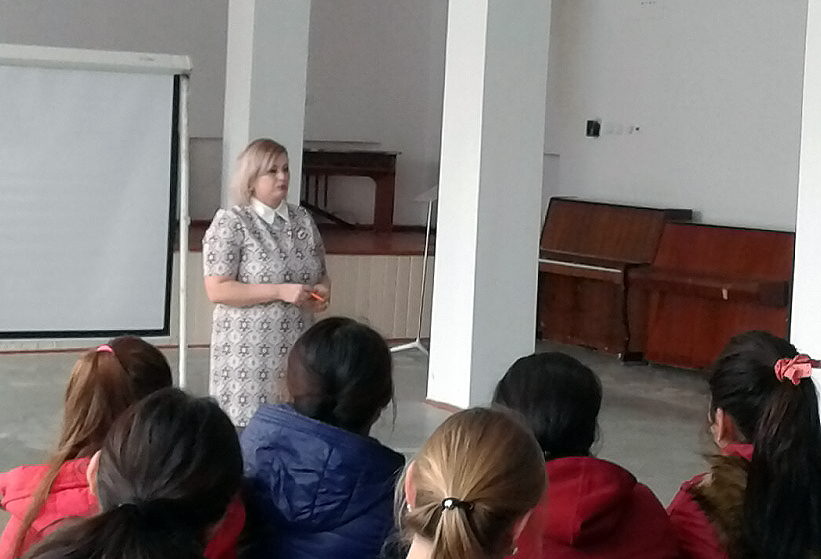 Представители Новосибирского университета встретились со школьниками Канта