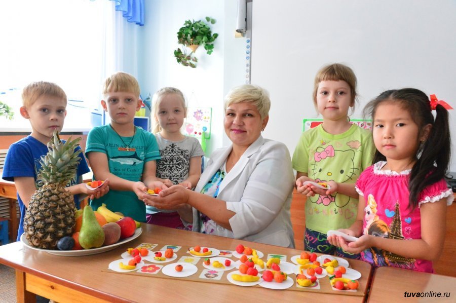 В числе 10 лучших сибирских воспитательниц детских садов кызылчанка Оксана Голуб