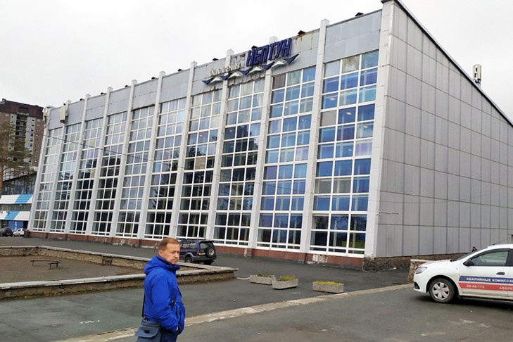 Витражные стекла заменят в бассейне «Нептун» в Новосибирске