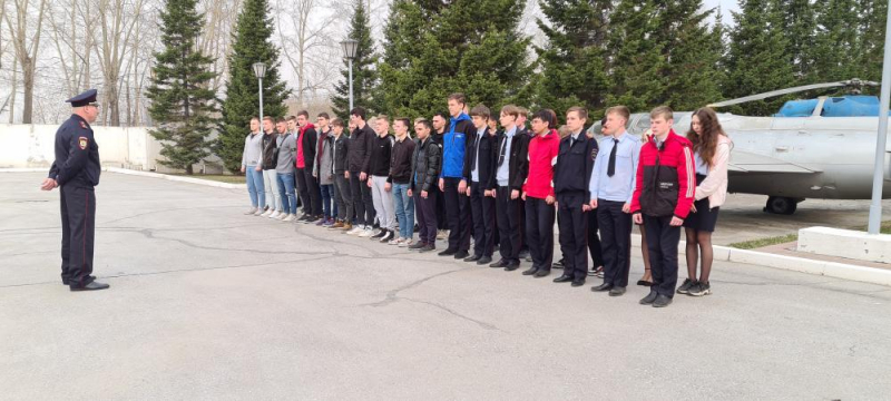 Новосибирские полицейские организовали "Урок мужества" для школьников и студентов