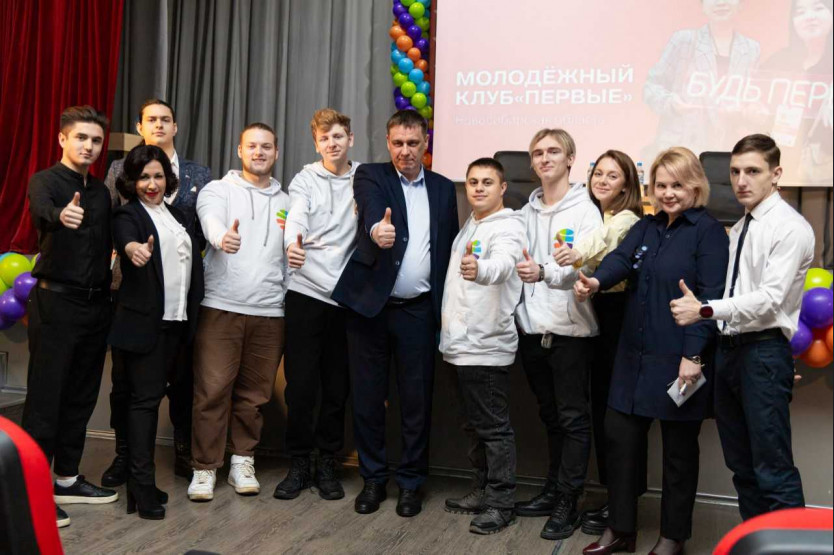 Руководитель департамента молодёжной политики Новосибирской области Сергей Федорчук провёл диалоги на равных со студентами семи вузов