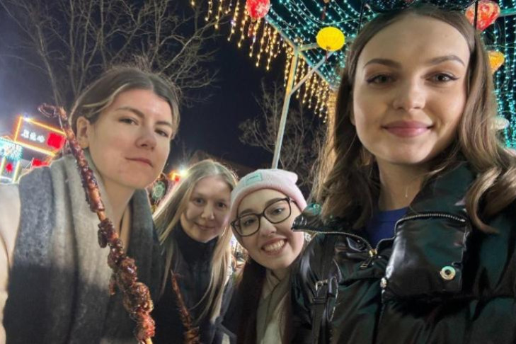 Студентки-красотки из Новосибирска уехали в Китай изучать ушу